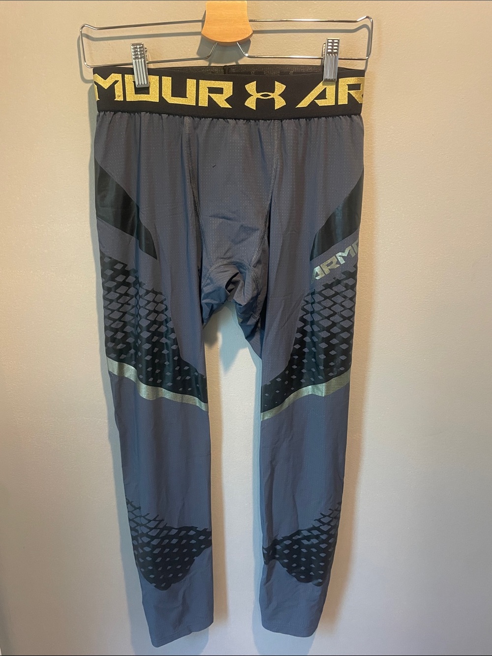 Under Armour Men’s Gray Swim Rash Guard Tights with Yellow Waistband